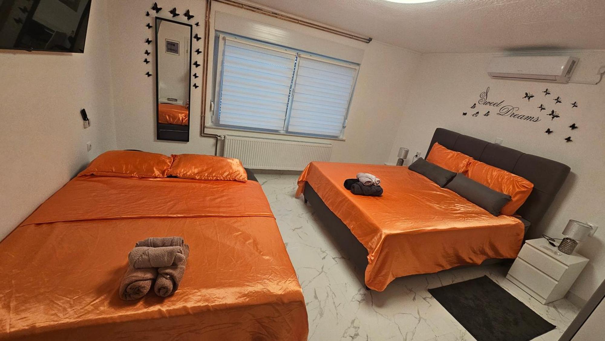 Appartamento Ena1 & Ena2 -Big Free Parking Karlovac Esterno foto