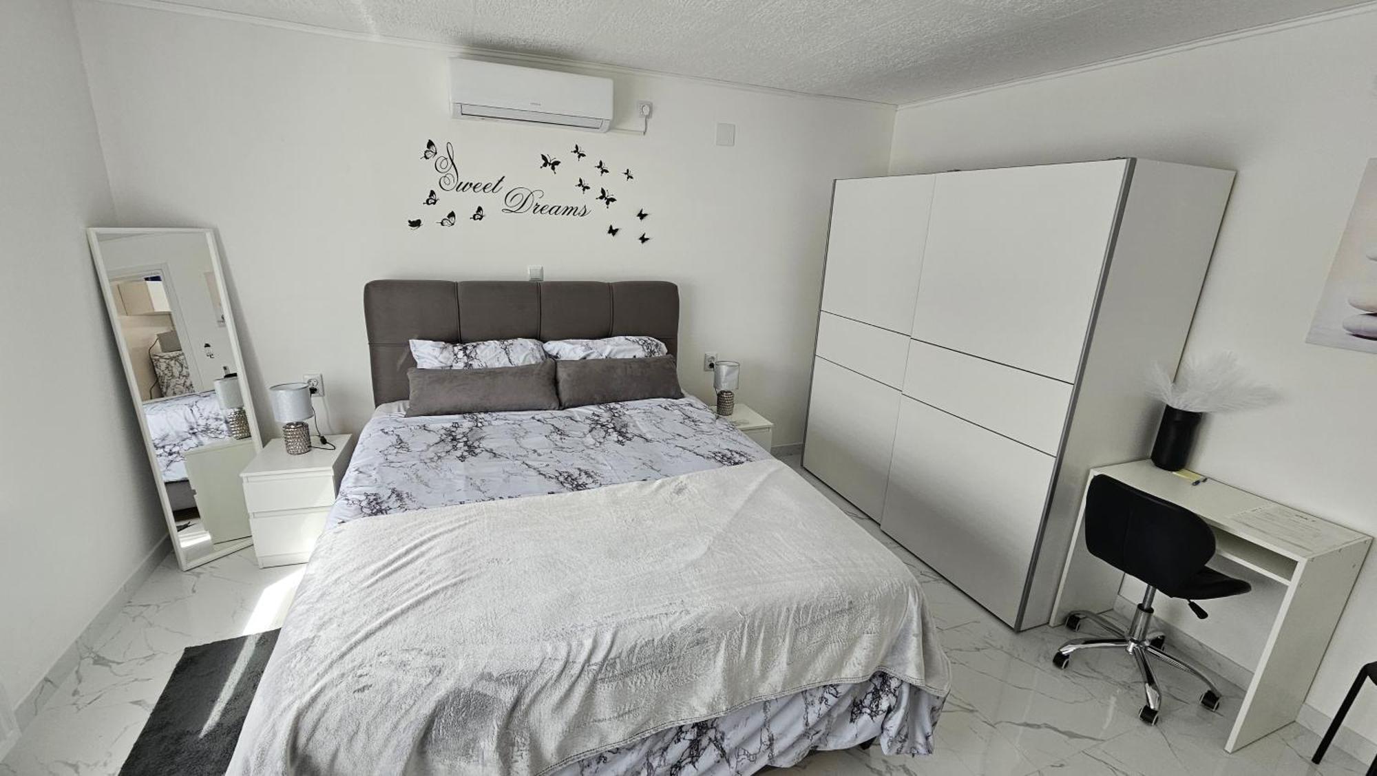 Appartamento Ena1 & Ena2 -Big Free Parking Karlovac Esterno foto