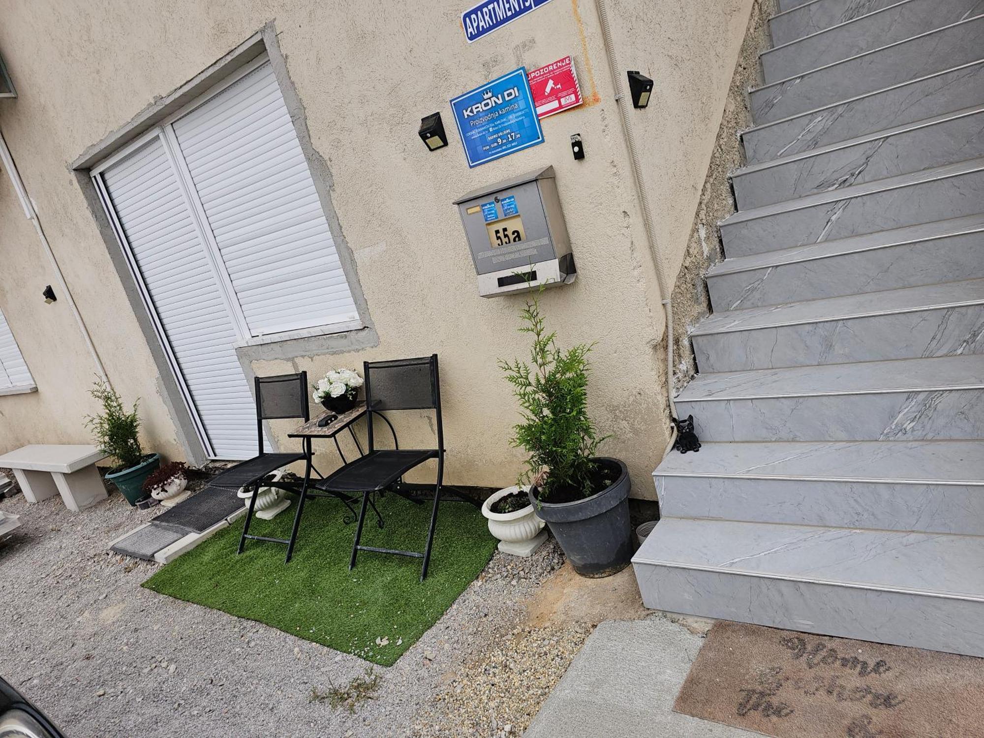 Appartamento Ena1 & Ena2 -Big Free Parking Karlovac Esterno foto