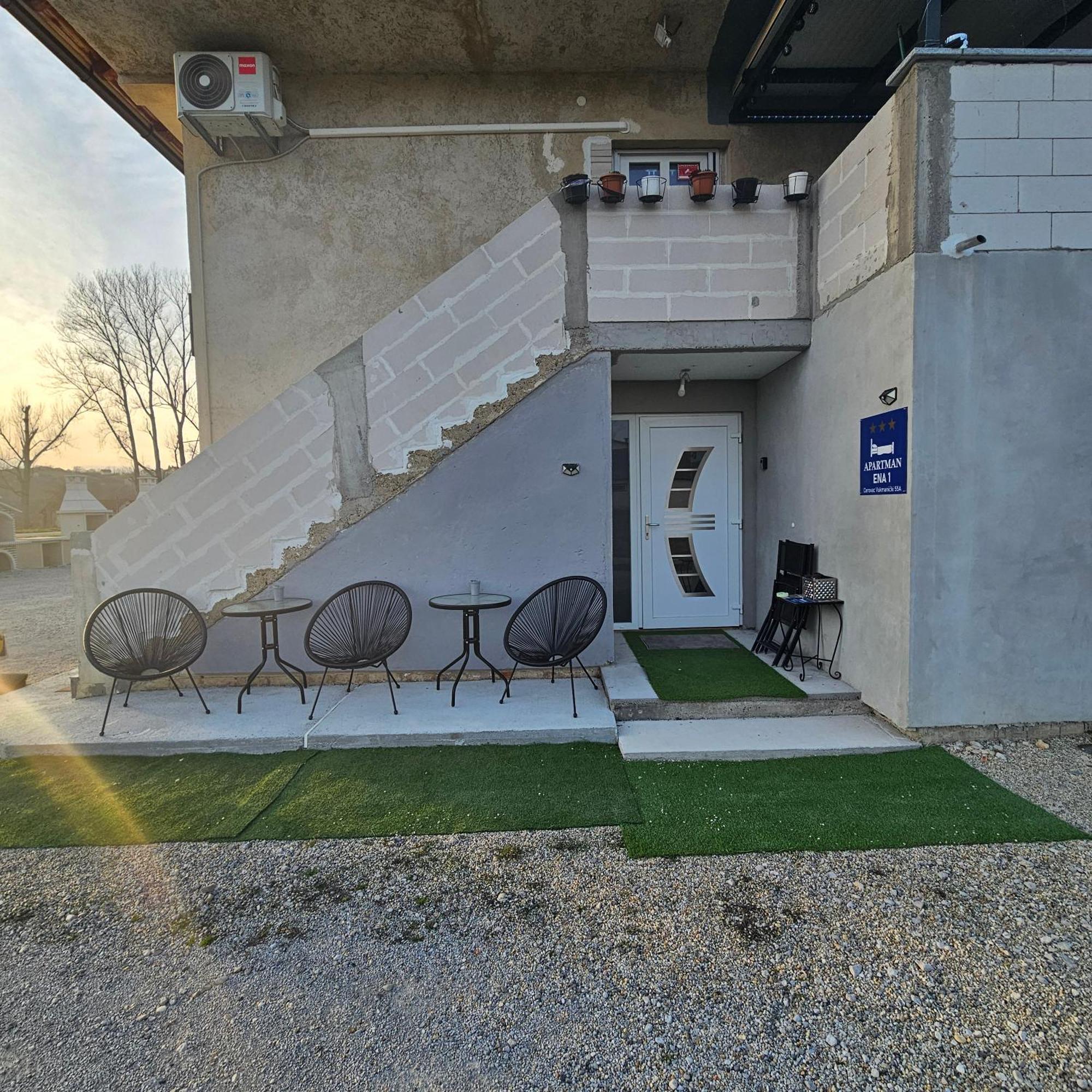 Appartamento Ena1 & Ena2 -Big Free Parking Karlovac Esterno foto