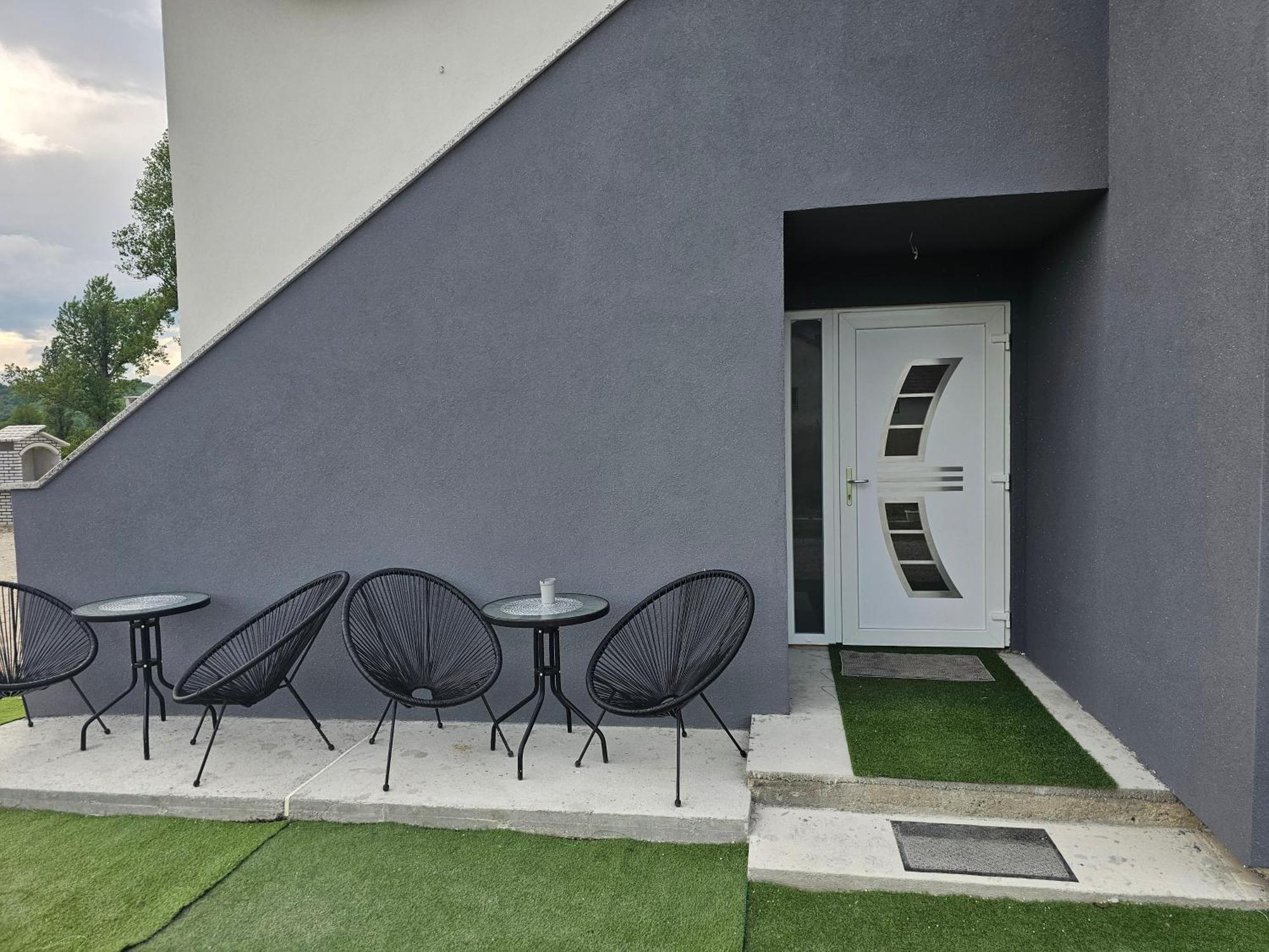 Appartamento Ena1 & Ena2 -Big Free Parking Karlovac Esterno foto