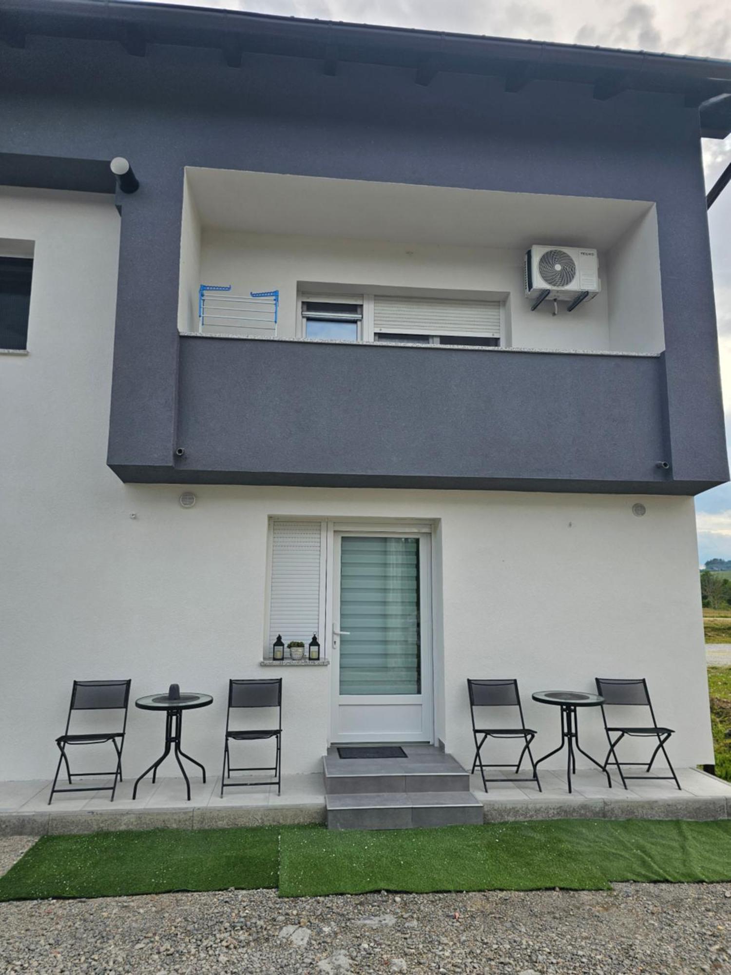Appartamento Ena1 & Ena2 -Big Free Parking Karlovac Esterno foto