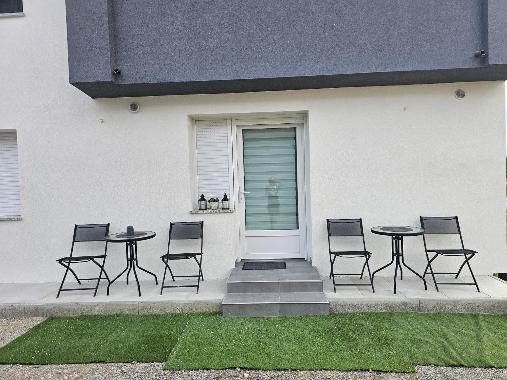 Appartamento Ena1 & Ena2 -Big Free Parking Karlovac Esterno foto